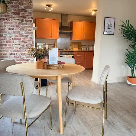 Апартаменти Luxury 2bed Sleeps 4 Flat Nr White Rose W Free Parking, Desks And Fast Wifi
