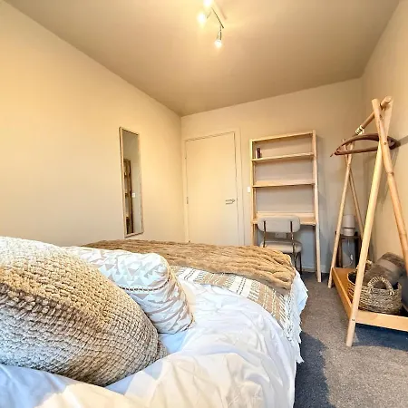 Luxury 2bed Sleeps 4 Flat Nr White Rose W Free Parking, Desks And Fast Wifi Лідс