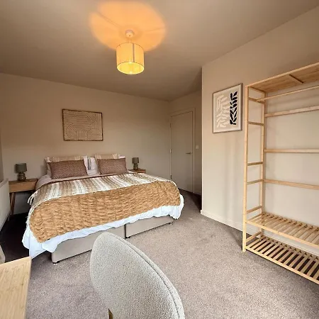 Luxury 2bed Sleeps 4 Flat Nr White Rose W Free Parking, Desks And Fast Wifi Лідс