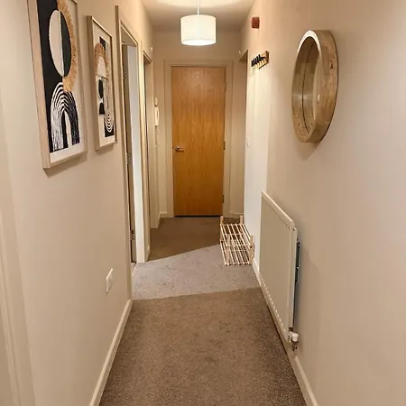 Luxury 2bed Sleeps 4 Flat Nr White Rose W Free Parking, Desks And Fast Wifi * Лідс