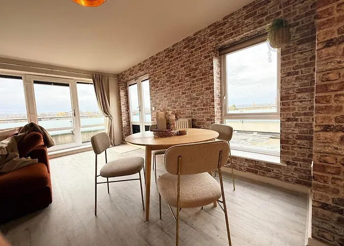 Luxury 2bed Sleeps 4 Flat Nr White Rose W Free Parking, Desks And Fast Wifi Appartement *