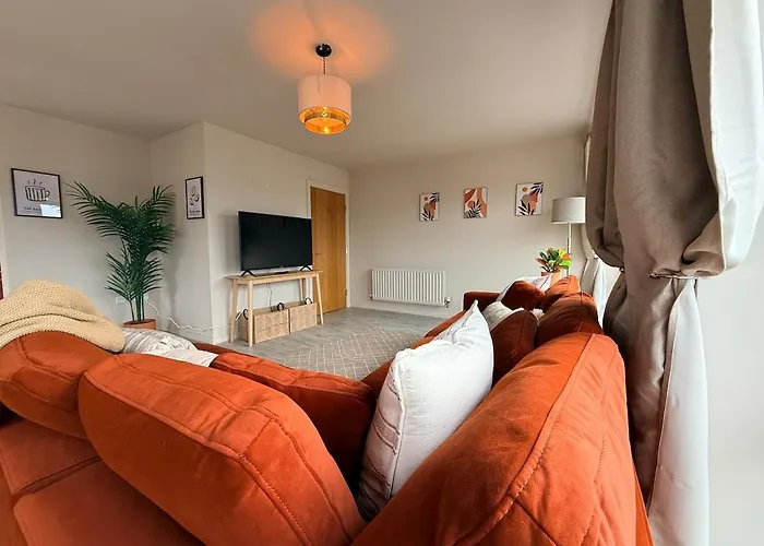 Luxury 2bed Sleeps 4 Flat Nr White Rose W Free Parking, Desks And Fast Wifi * Leeds (West Yorkshire)