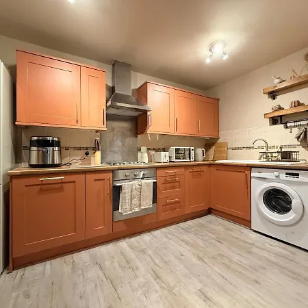 Luxury 2bed Sleeps 4 Flat Nr White Rose W Free Parking, Desks And Fast Wifi Daire *